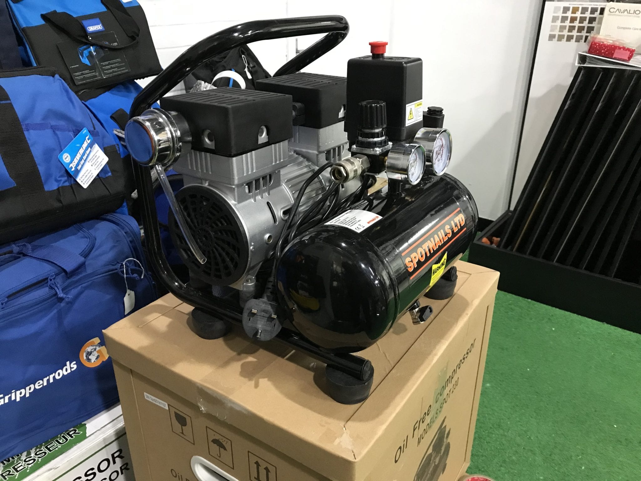 Spotnails 240V SFC19 Compressor AIR TOOLS